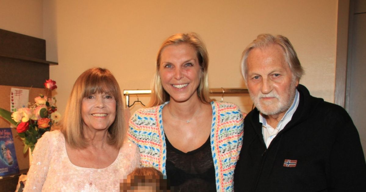 Qui Sont Les Parents De Chantal Goya Exclusif- Chantal Goya, son mari, Deborah Marshall avec sa fille
