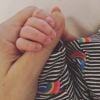 Natalie Imbruglia annonce la naissance de son fils Max Valentine sur Instagram le 9 octobre 2019.