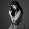 Margaret Qualley, la fille d'Andie Macdowell, figure sur la nouvelle campagne publicitaire de CELINE. Photo par Hedi Slimane.