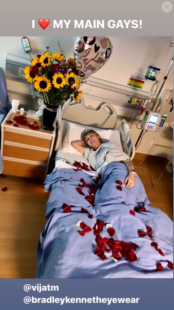 Miley Cyrus hospitalisée pour une amygdalite- 8 octobre 2019- Elle tient ses fans informés depuis les réseaux sociaux.