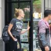 Joe Jonas et sa femme Sophie Turner à la sortie de leur hôtel à New York, le 27 août 2019.