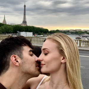 Sophie Turner et Joe Jonas sur Instagram, à Paris.