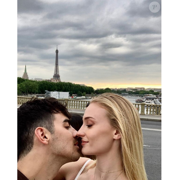 Sophie Turner et Joe Jonas sur Instagram, à Paris.