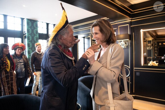 Esmeralda de Belgique avec le chef indigène Raoni Metuktire à Bruxelles, le 17 mai 2019.