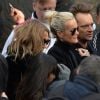 Laeticia Hallyday et la construction du caveau : elle rétablit le dialogue !