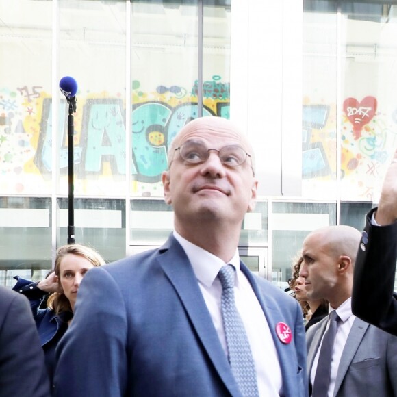 Mounir Mahjoubi, député, Jean-Michel Blanquer, ministre de l'éducation nationale, Brigitte Macron, Guy Alba, le président de l'association ELA lors de la dictée d'ELA - Dictée d'ELA lors de sa 16e édition au Collège Suzanne Lacore, à Paris, le 14 octobre 2019. Cette dictée est le lancement officiel de la campagne "Mets Tes Baskets et bats la maladie" à l'école. ©Dominique Jacovides/Bestimage