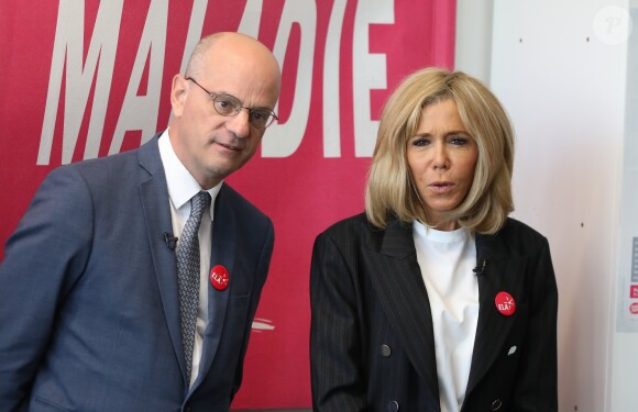 Jean-Michel Blanquer, ministre de l'éducation nationale, Brigitte Macron - Dictée d'ELA lors de sa 16e édition au Collège Suzanne Lacore, à Paris, le 14 octobre 2019. Cette dictée est le lancement officiel de la campagne "Mets Tes Baskets et bats la maladie" à l'école. ©Dominique Jacovides/Bestimage