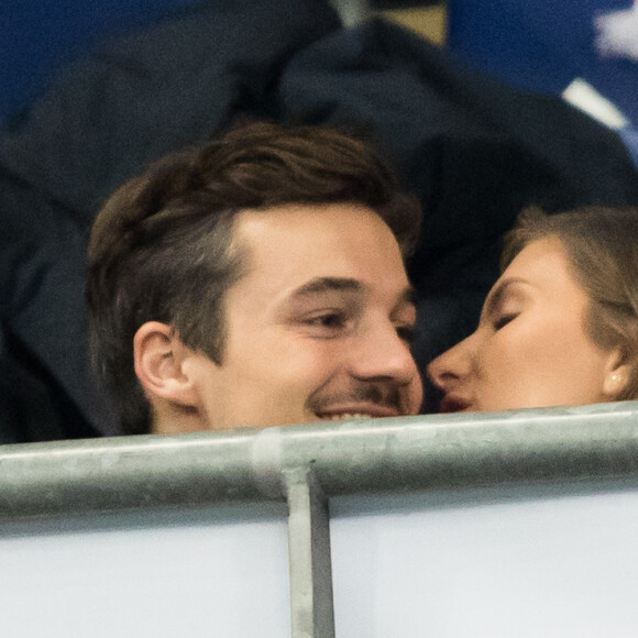 Camille Cerf (Miss France 2015) et son compagnon Cyrille - Tribunes lors du match de qualification pour l'Euro2020 "France - Turquie (1-1)" au Stade de France. Saint-Denis, le 14 octobre 2019. ©Cyril Moreau/Bestimage