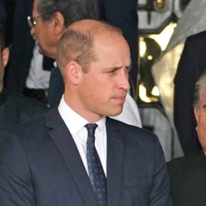 Le prince William et Kate Middleton en compagnie du Premier ministre Imran Khan, à la sortie d'une réunion au Palais présidentiel d'Islamab, dans la cadre de leur visite officielle de cinq jours. Pakistan, le 15 octobre 2019.