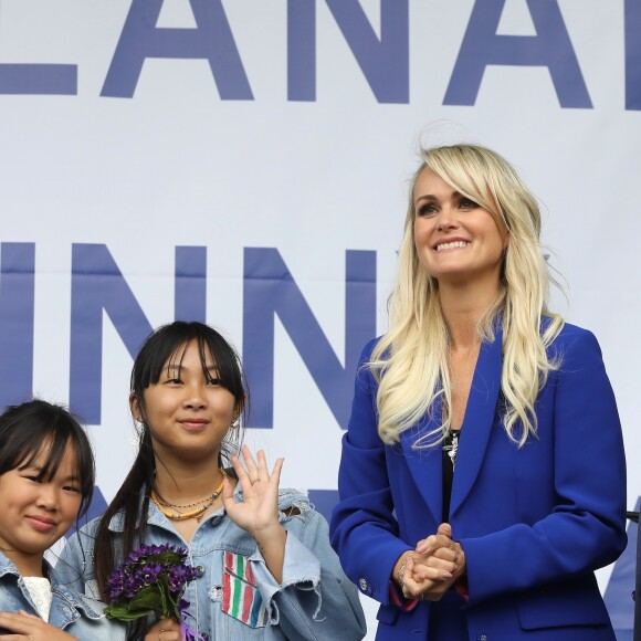 Laeticia Hallyday et ses filles Joy et Jade - Laeticia Hallyday et ses filles Jade et Joy inaugurent une esplanade portant le nom de Johnny Hallyday située en face du Zénith de Toulouse, le 15 juin 2019, date hautement symbolique puisque le rockeur aurait eu 76 ans. © Dominique Jacovides/Bestimage