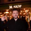 Kev Adams - Inauguration du nouveau restaurant de fast food healthy de Kev Adams, le "Jak Healthy" au 24 rue de Rivoli dans le 4e arrondissement à Paris, le 15 octobre 2019. © Rachid Bellak/Bestimage