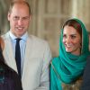Le prince William, duc de Cambridge, et Catherine (Kate) Middleton, duchesse de Cambridge visitent la Mosquée Badshahi à Lahore au Pakistan , le 17 octobre 2019.