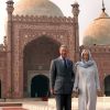 Le prince Charles et son épouse Camilla à la mosquée Badshami, au Pakistan, en 2006. 