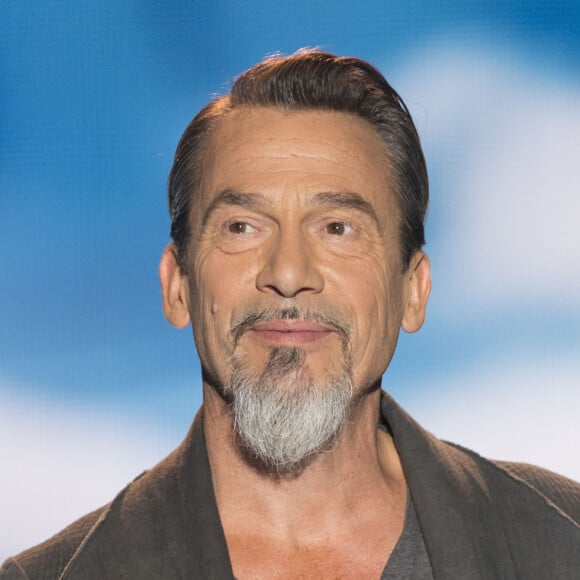 Exclusif -Florent Pagny - Enregistrement de l'émission "Dernier Show" de Michel Sardou, qui sera diffusée le 21 octobre en prime time sur France 2, au Palais des Sports à Paris. Le 12 septembre 2017 Après 50 ans de carrière en tant que chanteur, Michel Sardou a décidé d'arrêter la chanson pour se consacrer au théâtre. Celui qui a vendu plus de 100 millions de disques, a accepté que France 2 lui dédie une émission spéciale qui sera son tout dernier show de variétés à la télévision, le samedi 21 octobre 2017 à 20h55. Sur la scène du Dôme de Paris (Palais des sports), Michel Sardou co-présentera ce dernier show avec Stéphane Bern et recevra de nombreux artistes pour reprendre en live avec lui ses plus grands succès, accompagnés d'un grand orchestre de 30 musiciens. © Pierre Perusseau / Bestimage