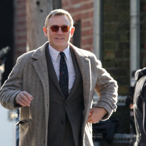 Exclusif - Daniel Craig - Les acteurs sur le tournage de "Knives Out" à Waltham dans le Massachusetts, le 3 décembre 2018.