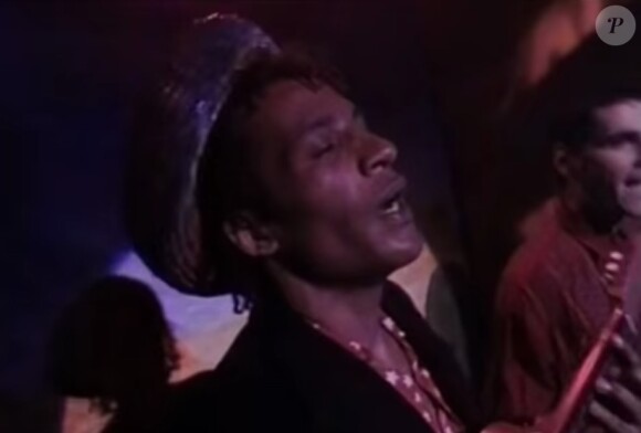 José Tamarin dans le clip de "Tchiki Boum", du groupe Niagara. 1986.