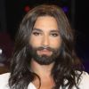 Conchita Wurst sur le plateau de "NDR Talkshow" à Hambourg, le 8 septembre 2017.