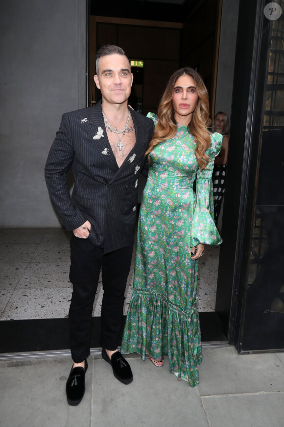 Robbie Williams et sa femme Ayda Field arrivent à la soirée "ITV Summer Party" à l'hôtel Nobu à Londres, le 17 juillet 2019.
