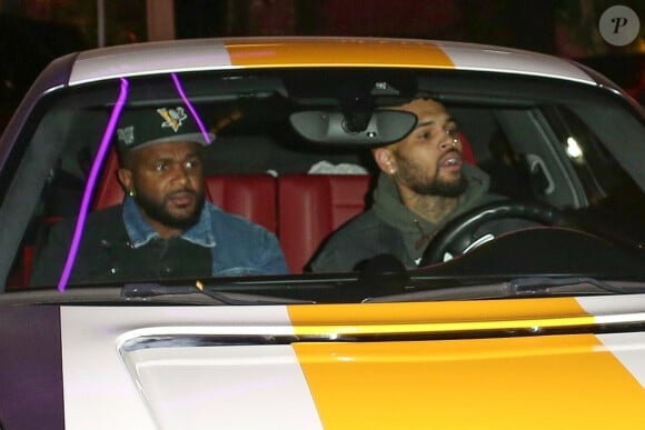 Chris Brown - Les célébrités quittent la soirée d'anniversaire de Drake à Los Angeles, le 24 octobre 2019.