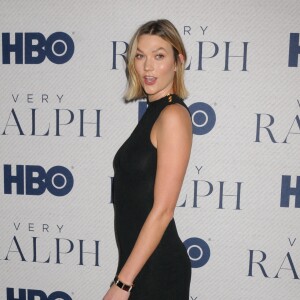 Karlie Kloss assiste à la projection du documentaire "Very Ralph" au Metropolitan Museum of Art. New York, le 23 octobre 2019.