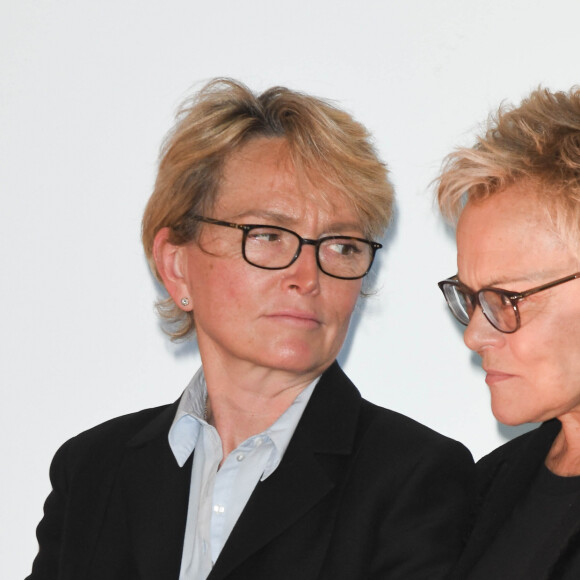 Claude Chirac et Muriel Robin lors de la première édition de la remise du prix "Line Renaud - Loulou Gasté", pour la recherche médicale, à la Maison de la Recherche à Paris. Le 25 octobre 2019 © Coadic Guirec / Bestimage