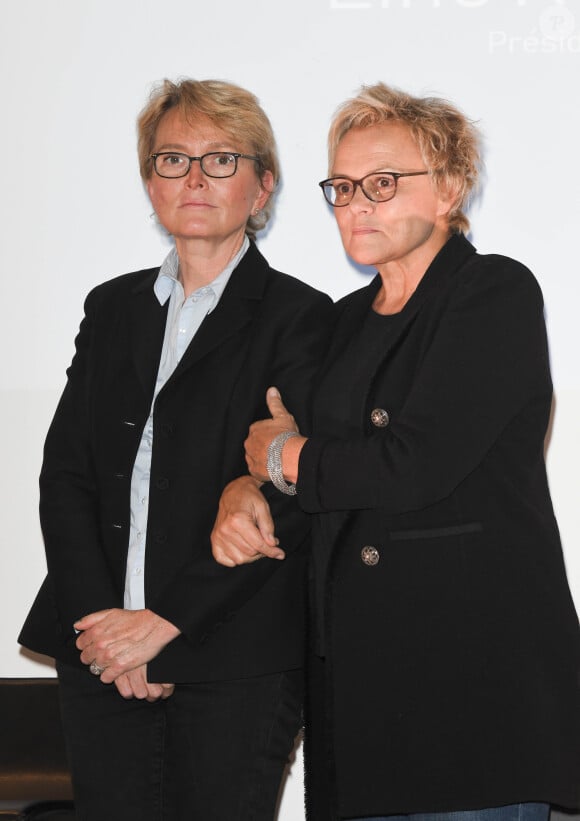 Claude Chirac et Muriel Robin lors de la première édition de la remise du prix "Line Renaud - Loulou Gasté", pour la recherche médicale, à la Maison de la Recherche à Paris. Le 25 octobre 2019 © Coadic Guirec / Bestimage