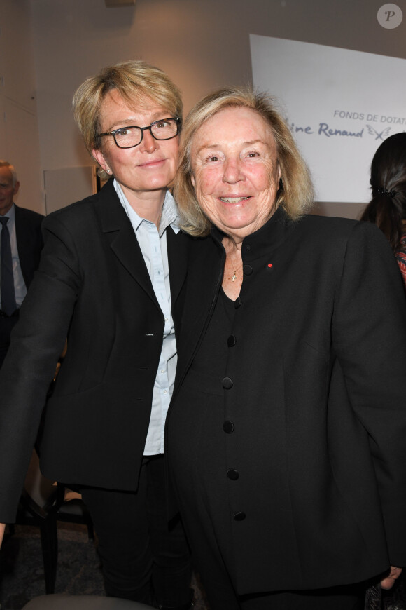 Claude Chirac et Maryvonne Pinault lors de la première édition de la remise du prix "Line Renaud - Loulou Gasté", pour la recherche médicale, à la Maison de la Recherche à Paris. Le 25 octobre 2019 © Coadic Guirec / Bestimage