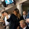 Le Président des Etats-Unis Donald Trump et sa femme la Première Dame Melania Trump se sont fait huer par la foule au match de baseball des World Series au Nationals Park à Washington, le 27 octobre 2019.