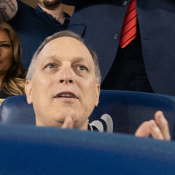 Le Président des Etats-Unis Donald Trump et sa femme la Première Dame Melania Trump se sont fait huer par la foule au match de baseball des World Series au Nationals Park à Washington, le 27 octobre 2019.