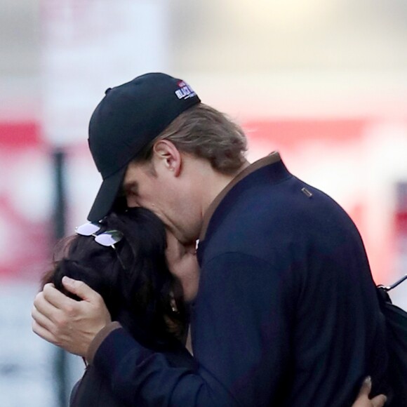 Exclusif - Lily Allen se blottit dans les bras de son compagnon David Harbour dans la rue à New York le 14 octobre 2019.