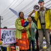 James Cromwell manifestant, le 18 décembre 2015, contre l'installation d'une centrale électrique à Wawayanda, dans l'Etat de New York.