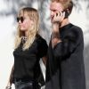 Exclusif  Miley Cyrus et son compagnon Cody Simpson se baladent main dans la main dans les rues de Los Angeles. Le couple est allé déjeuner en amoureux. Le 25 octobre 2019