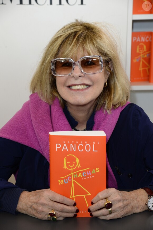 Katherine Pancol - 34 ème édition du Salon du Livre à Paris Porte de Versailles le 22 mars 2014.