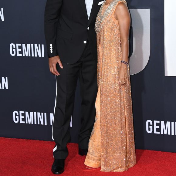 Will Smith embrasse sa femme Jada Pinkett Smith à l'avant-première du film "Gemini Man" au cinéma Chinese Theatre à Los Angeles, Californie, Etats-Unis, le 6 octobre 2019. © Birdie Thompson/AdMedia/Zuma Press/Bestimage