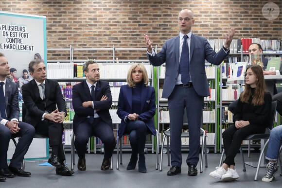 Brigitte Macron, Adrien Taquet secrétaire d'État auprès de la ministre des Solidarités et de la santé, Jean-Michel Blanquer, ministre de l'Éducation nationale et de la Jeunesse - Brigitte Macron se rend au collège Chaptal pour la 5ème Journée nationale de lutte contre le harcèlement à l'école à Paris VIII, le 7 novembre 2019. En présence de d'A.Taquet secrétaire d'État auprès de la ministre des Solidarités et de la santé, J.M.Blanquer, ministre de l'Éducation nationale et de la Jeunesse et J.d'Hauteserre, maire du 8ème Arrondissement de Paris. ©Stephane Lemouton / Bestimage