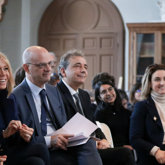Brigitte Macron, Adrien Taquet secrétaire d'État auprès de la ministre des Solidarités et de la santé, Jean-Michel Blanquer, ministre de l'Éducation nationale et de la Jeunesse - Brigitte Macron se rend au collège Chaptal pour la 5ème Journée nationale de lutte contre le harcèlement à l'école à Paris VIII, le 7 novembre 2019. En présence de d'A.Taquet secrétaire d'État auprès de la ministre des Solidarités et de la santé, J.M.Blanquer, ministre de l'Éducation nationale et de la Jeunesse et J.d'Hauteserre, maire du 8ème Arrondissement de Paris. © Stephane Lemouton / Bestimage