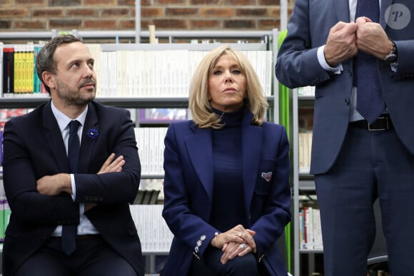Brigitte Macron, Adrien Taquet secrétaire d'État auprès de la ministre des Solidarités et de la santé, Jean-Michel Blanquer, ministre de l'Éducation nationale et de la Jeunesse - Brigitte Macron se rend au collège Chaptal pour la 5ème Journée nationale de lutte contre le harcèlement à l'école à Paris VIII, le 7 novembre 2019. En présence de d'A.Taquet secrétaire d'État auprès de la ministre des Solidarités et de la santé, J.M.Blanquer, ministre de l'Éducation nationale et de la Jeunesse et J.d'Hauteserre, maire du 8ème Arrondissement de Paris. © Stephane Lemouton / Bestimage