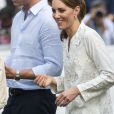 Le prince William, duc de Cambridge, et Catherine (Kate) Middleton, duchesse de Cambridge, visitent l'Académie Nationale de Cricket à Lahore, le 17 octobre 2019.
