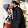 Exclusif  Emma Watson embrasse passionnément un mystérieux inconnu dans les rues de Londres. Le couple est allé acheter des friandises chez Gail Bakery avant de repartir ensemble en voiture. Le 24 octobre 2019