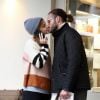 Exclusif Emma Watson embrasse passionnément un mystérieux inconnu dans les rues de Londres. Le couple est allé acheter des friandises chez Gail Bakery avant de repartir ensemble en voiture. Le 24 octobre 2019