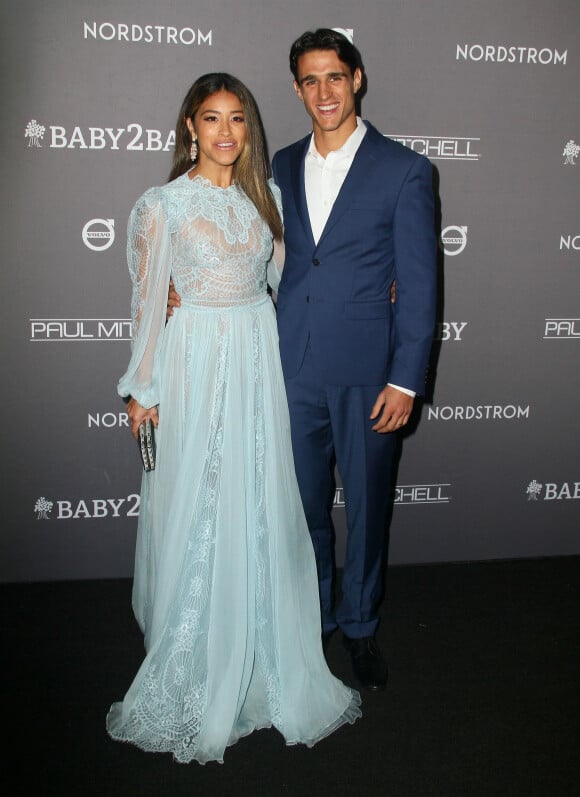 Gina Rodriguez et son mari Joe Locicero assistent au gala 2019 de la fondation Baby2Baby à 3Labs. Culver City, Los Angeles, le 9 novembre 2019.