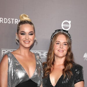 Katy Perry et Angela Hudson assistent au gala 2019 de la fondation Baby2Baby à 3Labs. Culver City, Los Angeles, le 9 novembre 2019.