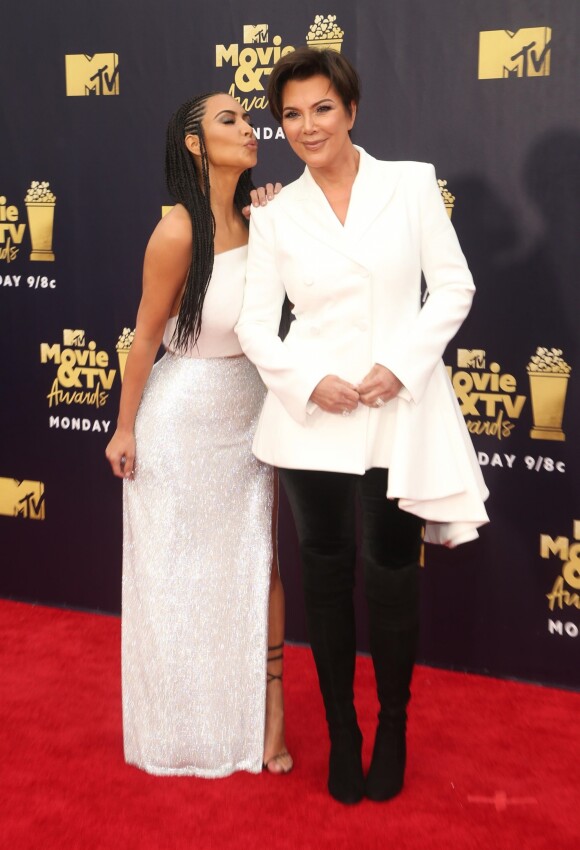 Kim Kardashian West et sa mère Kris Jenner - Les célébrités posent lors du photocall de la soirée des "MTV Movie And TV Awards" à Santa Monica le 16 juin 2018.