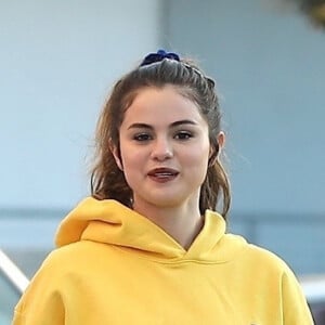 Exclusif - Selena Gomez fait du shopping avec des amis à Los Angeles, le 6 novembre 2019.