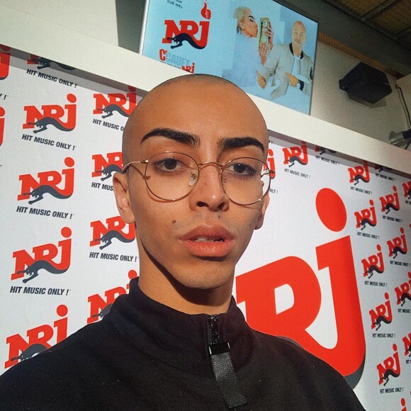 Bilal Hassani se rase la tête après un pari avec Cauet. Le 12 novembre 2019.