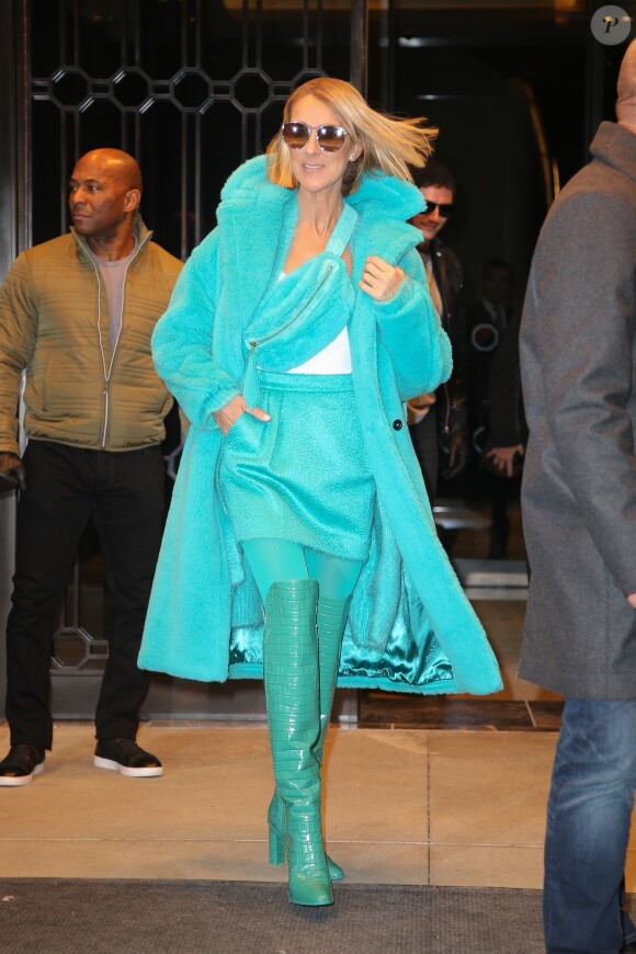 Céline Dion quitte l'hôtel Park Hyatt New York, entièrement habillée en Max Mara. Le 13 novembre 2019.
