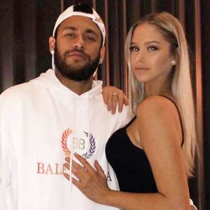 Neymar est allé diner avec sa supposée nouvelle compagne Noa Sáez à Barcelone en Espagne. Le couple est ensuite allé faire la fête au Mister Porter, un club réputé pour accueillir les footballeurs Le 9 novembre 2019 © Instagram via Bestimage