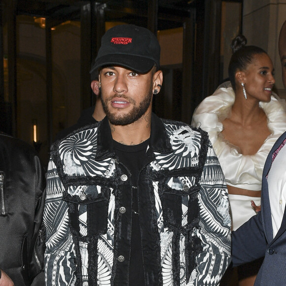 Exclusif - Neymar Jr - Arrivées et sorties au Lutetia "Pop Up" club où Cindy Bruna célèbre ses 25 ans, Paris le 28 septembre 2019. © Perusseau - Da Silva / Bestimage