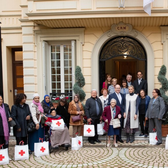 Le Prince Albert II et la Princesse Charlène de Monaco offrent des cadeaux aux personnes défavorisées au bureau de la Croix-Rouge monégasque dans le cadre des célébrations de la fête nationale monégasque, Monaco le 15 novembre 2019, © Olivier Huitel/Pool/Bestimage
