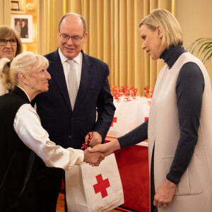 Le Prince Albert II et la Princesse Charlène de Monaco offrent des cadeaux aux personnes défavorisées au bureau de la Croix-Rouge monégasque dans le cadre des célébrations de la fête nationale monégasque, Monaco le 15 novembre 2019, © Olivier Huitel/Pool/Bestimage